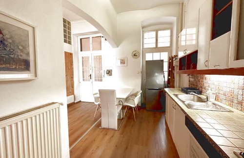 Belso-Ferencvaros Appartement | Appartement de 82 m² avec vue sur le Danube – Centre de Budapest,Check-in 24h/24