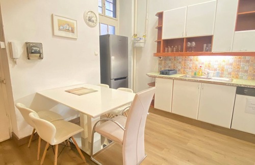 Belso-Ferencvaros Appartement | Appartement de 82 m² avec vue sur le Danube – Centre de Budapest,Check-in 24h/24