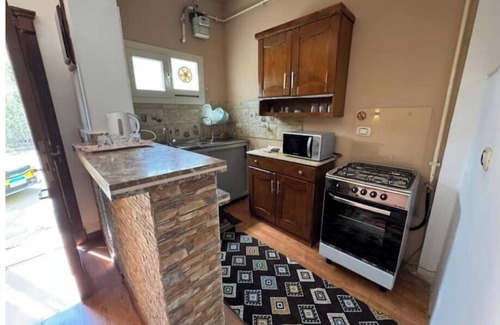 Bulaq ad Dakrur Appartement | 821 · 2BR Townhouse, Bath, TV, Backyard
