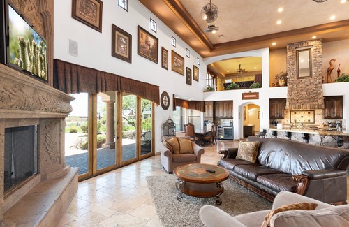 Cave Creek Maison | 8400sf Spectaculaire Mansion billard et un minigolf Scottsdale / Cave Creek (16 lits)