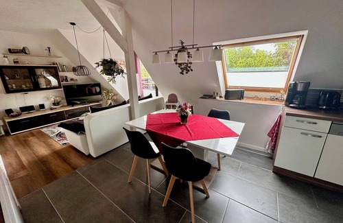 Meusdorf Appartement | Appartement de 85 m², périphérie - 3 pièces, cuisine, salle de bain, balcon sud-ouest de 15 m²