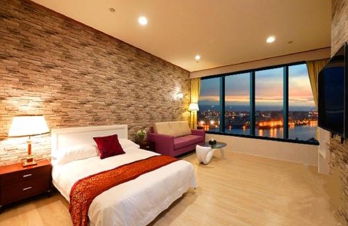 Kaohsiung City Centre Maison | 85 Season
