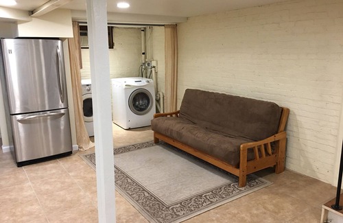 Mount Pleasant Appartement | 850sq. ft basement apartment in quiet area of Rock Creek Park