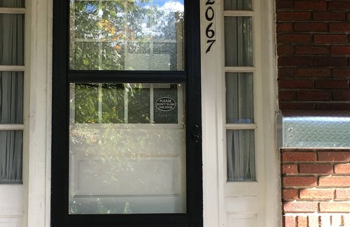 Mount Pleasant Appartement | 850sq. ft basement apartment in quiet area of Rock Creek Park
