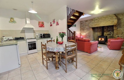Plounevez-Moedec Maison | 87 m² Gîte ∙ 2 chambres ∙ 4 personnes