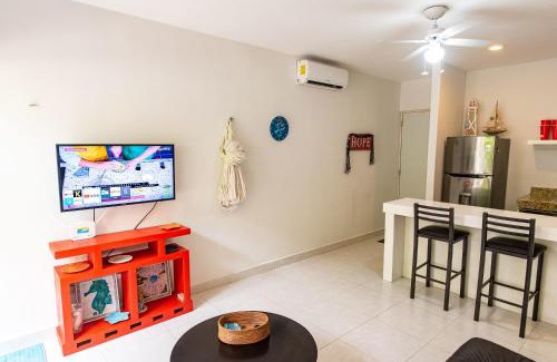 Progreso Municipality Appartement | 87972 Romantic condo, best retreat for a couple, 1 block from the Ocean