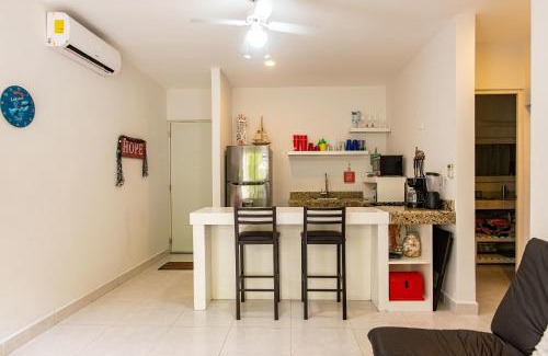 Progreso Municipality Appartement | 87972 Romantic condo, best retreat for a couple, 1 block from the Ocean
