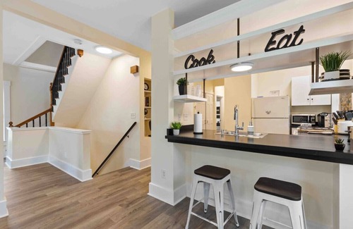 High Street Hill Appartement | 88 Boylston Street · Skyrise Two Stories - Centrally Located