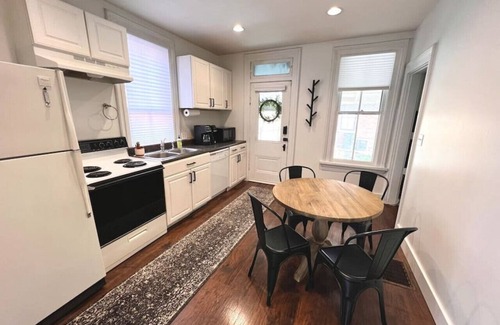 German Village Appartement | 886 Macon (2 bdrm) · Walkable German Village home w/ fenced yard