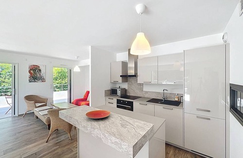 Les Lecques Appartement | 88m2 Apartment with Terrace and AC, Shared Pool in Saint-Cyr-sur-Mer