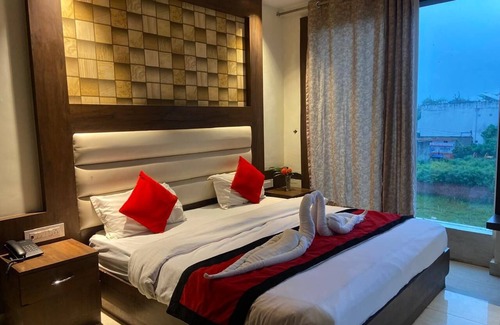 Basti Hôtel | 8fold by LaRiSa, Basti