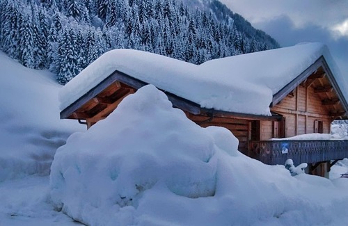 Les Prodains Chalet De Ski | 9-Bed Chalet with Easy Access to Avoriaz 1800