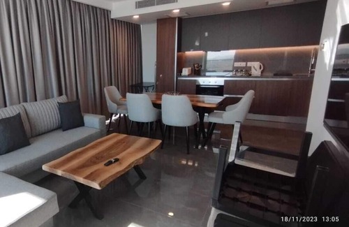 Trikomo Appartement | 9 Grand Sapphire 2 Bed 2 Bath Pool Beach
