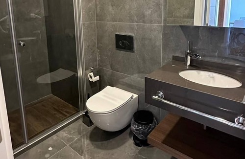 Trikomo Appartement | 9 Grand Sapphire 2 Bed 2 Bath Pool Beach