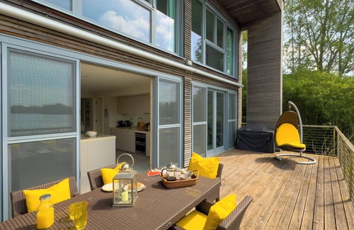 Lechlade Maison | 9 Huntsman's Causeway, Lakes by Yoo
