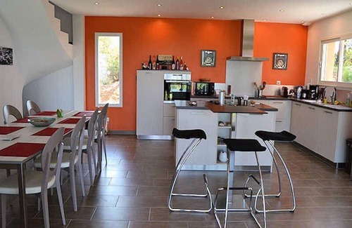 Puymeras Maison | A 9 km de Vaison-la-Romaine, villa au décor moderne, piscine chauffée.