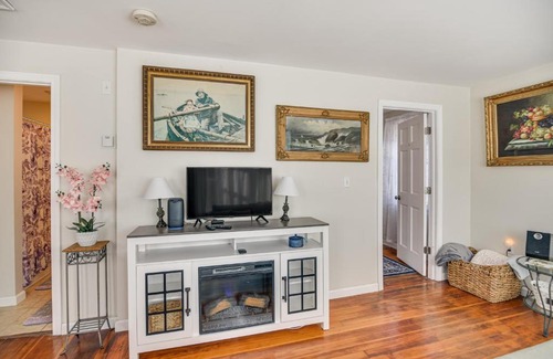 Westport Maison | 9 Mi to Beach Home with Private Yard in Westport