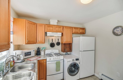 Westport Maison | 9 Mi to Beach: Home w/ Private Yard in Westport