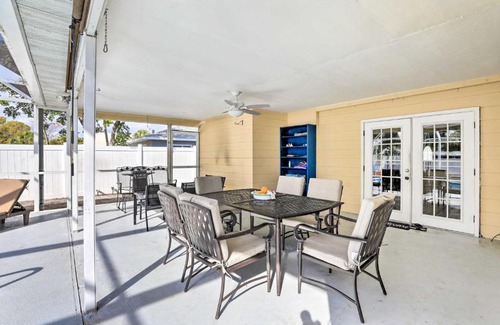 Bayshore Gardens Maison | 9 Mi to Beaches Home with Pool and Patio in Bradenton