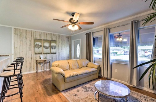 Bayshore Gardens Maison | 9 Mi to Beaches Home with Pool and Patio in Bradenton
