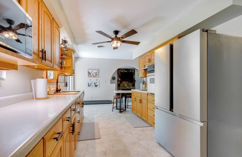 Frederick Maison | 9 Mi to Downtown Rushville: Cozy Getaway w/Grill