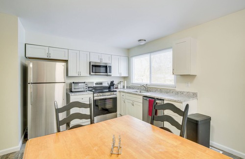 Airport Township Maison | 9 Mi to Forest Park: Pet-Friendly Home in St Louis