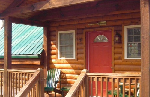 Ocoee Cabine | Hilltop Heaven 9 acres de solitude boisée, mais proche de tout ce dont vous avez besoin.