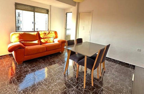 Alicante Station Balnéaire | 90 m² Chambre privée ∙ 1 chambre ∙ 1 personne