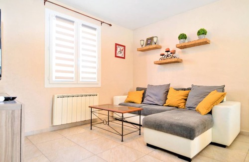 Sorgues Maison | 90 m² Duplex ∙ 3 chambres ∙ 6 personnes