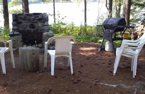 Deblois Cabine | 900 sq/ft off-grid cabin nestled on Upper Cranberry Lake. Pet Friendly!