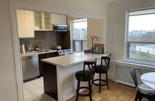 Forest Hill South Copropriété | 900 Square feet Lovely one bedroom, with office space in the Midtown Toronto