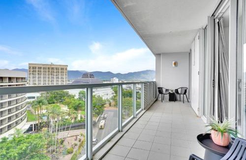 Cairns Central Business District Appartement | 901 Harbour Lights with Ocean Views
