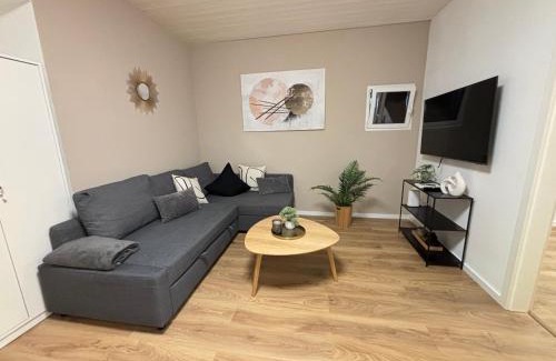 Region Hannover District Appartement | 90qm - 5 Zimmer - Parkplatz - Autobahn - blauen See