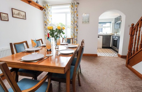 Frodsham Cottage | 91 MAIN STREET, pet friendly, character holiday cottage in Frodsham