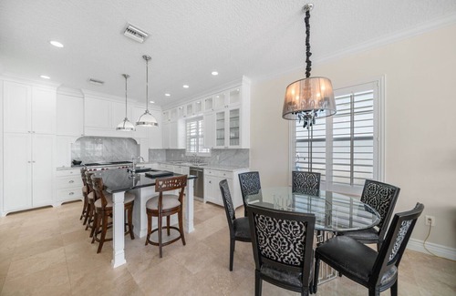 Tropic Isle Maison | 944 Managed by Brampton Park