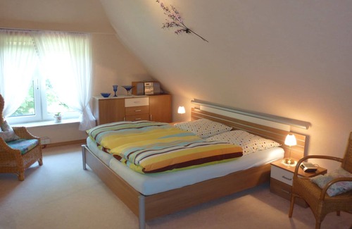 Uelvesbull Copropriété | 95sqm apartment with fireplace for 2-7 people-10 minutes to the North Sea