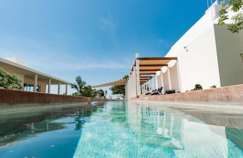Chicxulub Puerto Maison | 97985 Stunning beachfront Suites Wi-Fi East of Progreso