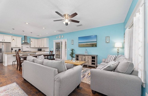 Marineland Acres Cottage | Sailing Mood
