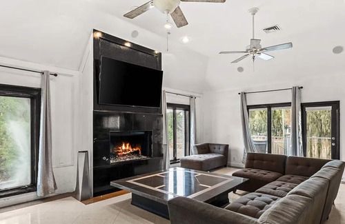 Green Valley North Maison | 9Bd/9Ba Mansion on Golf Course-Amazing retreat estate