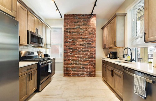 Point Breeze North Appartement | 9Bedrooms+Free Parking+BBQ+Netflix Near Bakery Sq.