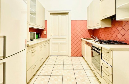 Brigittenau Appartement | 9BR Apt for 18P Walk to Augarten
