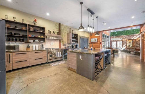 Grant Hill Appartement | 9BR Bamboo Loft * Near Downtown 21 bed 26 capacity
