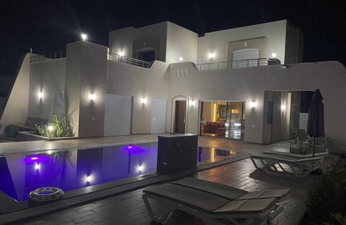 Fatou Villa | Villa de Grand Standing Avec Piscine, Pour vos Vacances ensoleillées