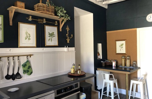 Saint-Sernin-du-Plain Cottage | A beautiful winemaker lodge surrounded by the Domaine de Cromey vineyard