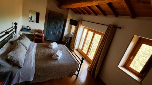 Grotte di Castro Maison | A 2 Passi dal Lago
