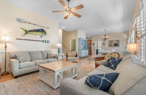 Litchfield by the Sea Maison | A 4 Bedroom House in Gated Litchfield By the Sea