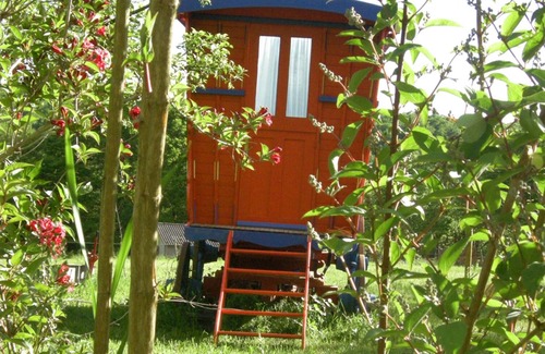 Donzy Maison | Un campement de 4 roulottes