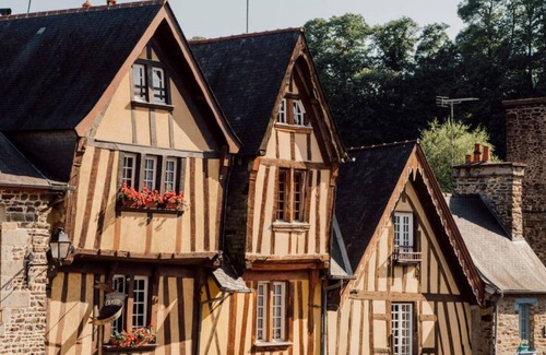 Montaubert - Rille - Saint-Sulpice Appartement | A 5 min à pieds du château de Fougères ! Appartement idéal pour un séjour