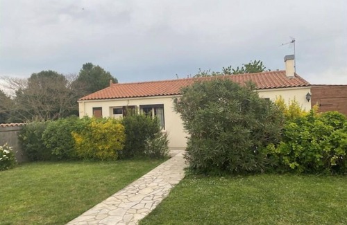 Saint Laurent de la Pree Maison | A 7 Minutes de la Plage Maison Avec Parking et Véranda, Idéale Pour les Familles
