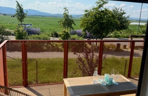 Meistratzheim Appartement | A 8 Minutes D'obernai : Havre de Paix Avec Terrasse et Parking Privatif